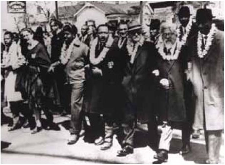 (בספר תמונה: הפגנה של חברי האגודה לזכויות האזרח בארה